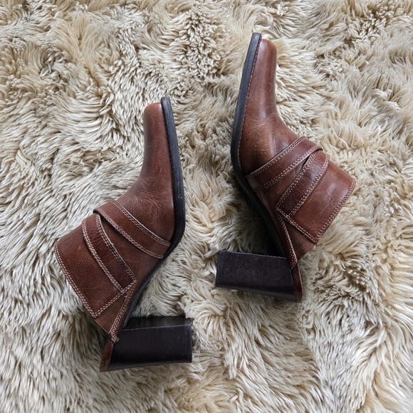 Bass Leather Slip On Brown High Heel Square Toe Buckle Clogs Mules 90s Y2K Sz 8 - Picture 4 of 7